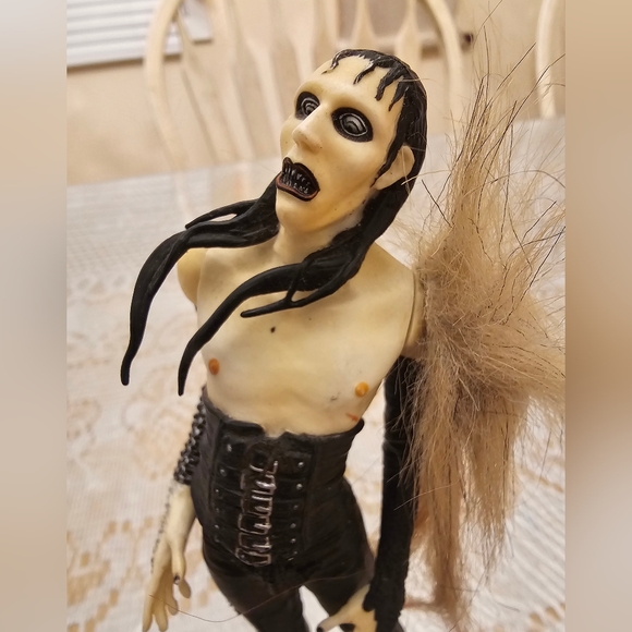 MARILYN MANSON Disposable Teens Action Figure Fewture Toys - Picture 7 of 9